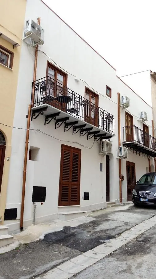 Case Leonardo E Romeo Castellammare del Golfo Italien